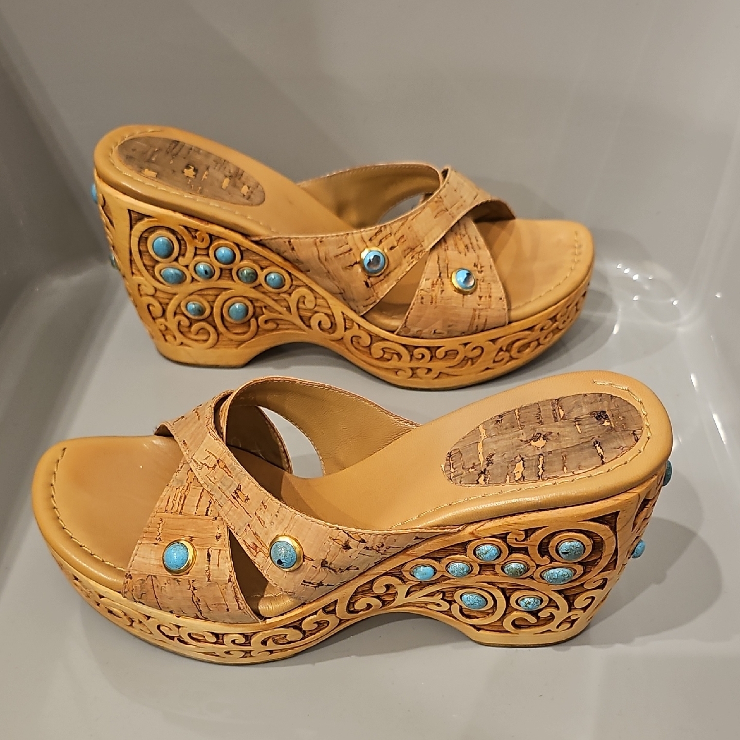 Stuart Weitzman Stunning Carved Wood Wedges Clogs